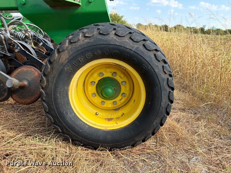 image for item EW8885 John Deere 1890 air seeder
