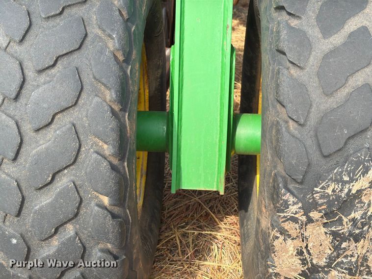 image for item EW8885 John Deere 1890 air seeder