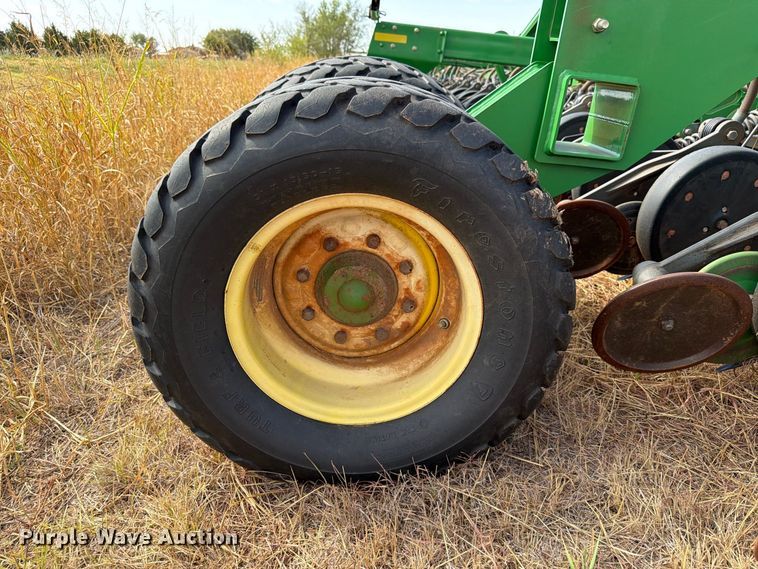 image for item EW8885 John Deere 1890 air seeder