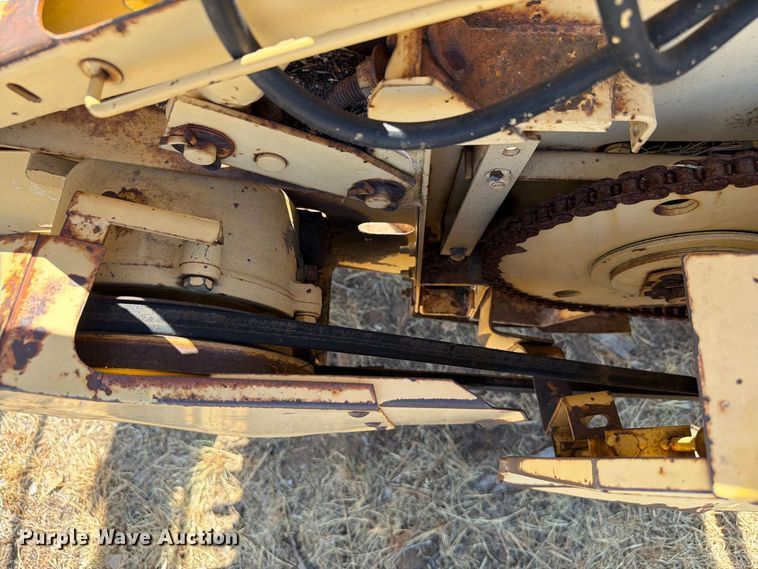 image for item EW8887 New Holland 971 rigid head
