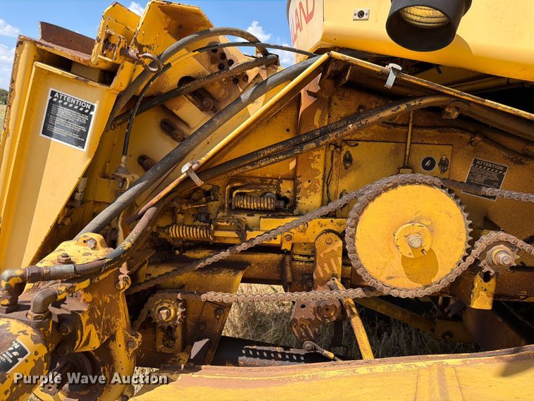 image for item EW8893 1986 New Holland TR86 combine