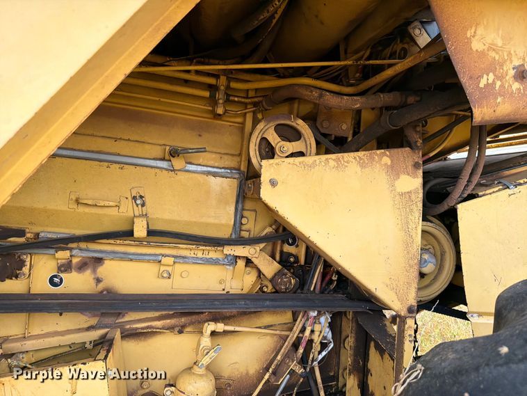 image for item EW8893 1986 New Holland TR86 combine