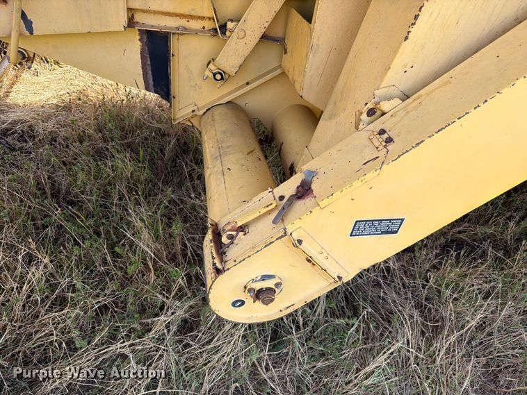 image for item EW8893 1986 New Holland TR86 combine