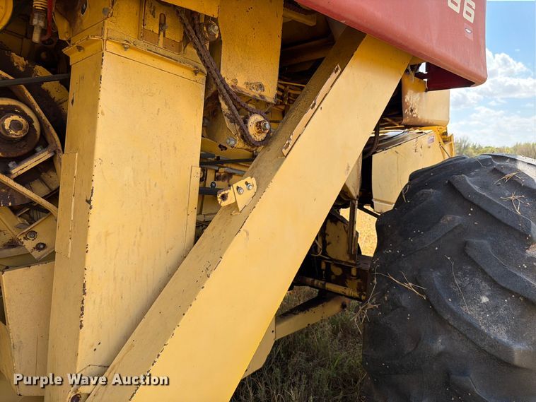 image for item EW8893 1986 New Holland TR86 combine