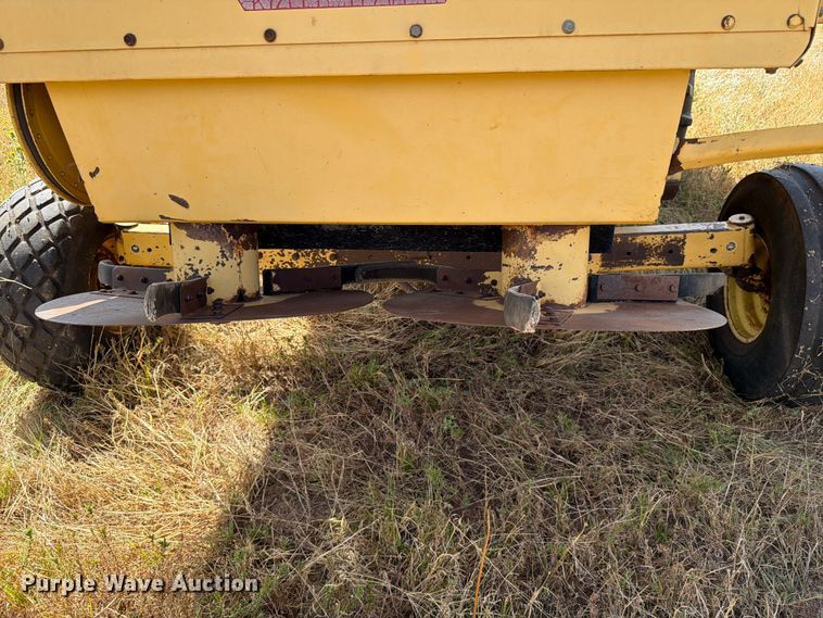 image for item EW8893 1986 New Holland TR86 combine