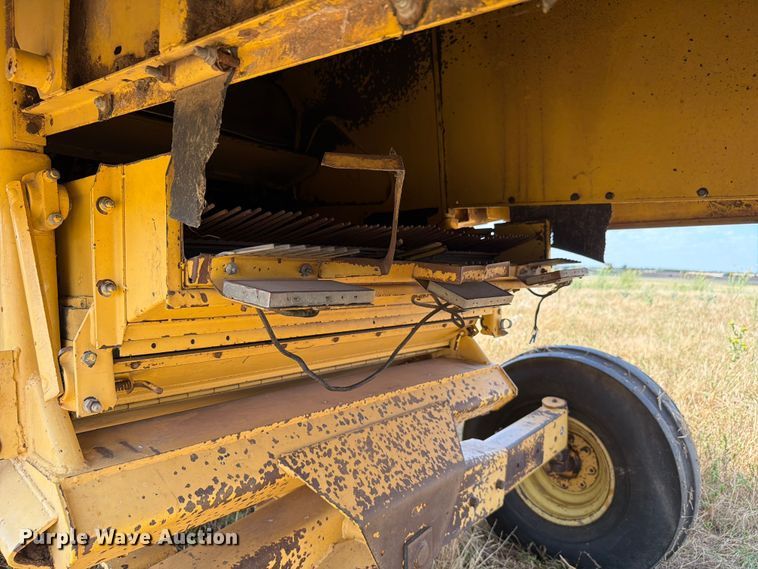 image for item EW8893 1986 New Holland TR86 combine