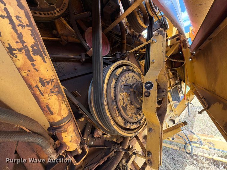 image for item EW8893 1986 New Holland TR86 combine