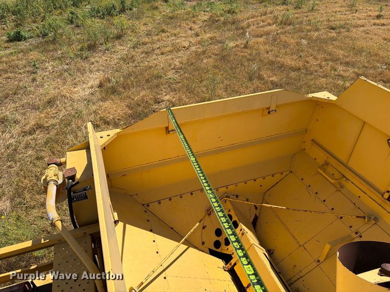 image for item EW8893 1986 New Holland TR86 combine