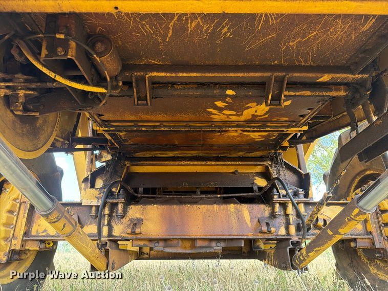 image for item EW8893 1986 New Holland TR86 combine
