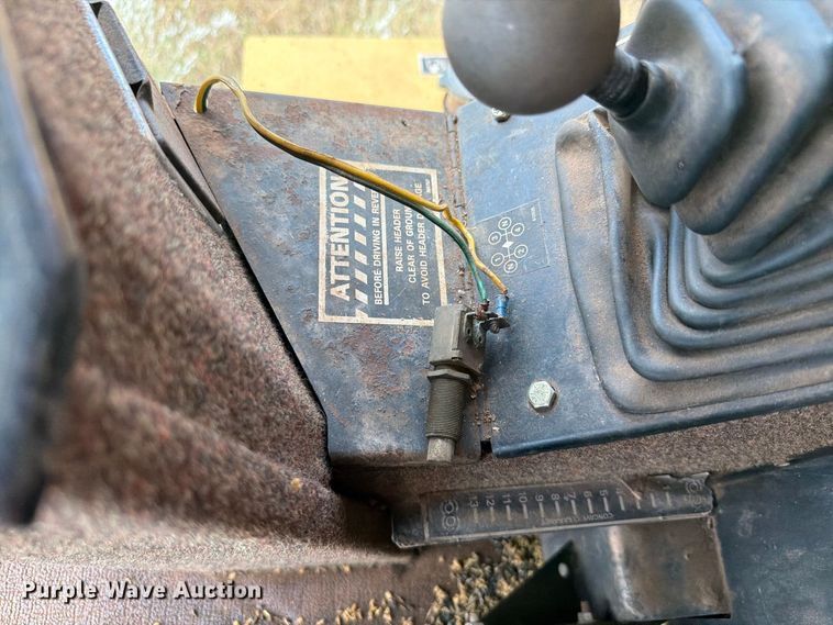image for item EW8893 1986 New Holland TR86 combine