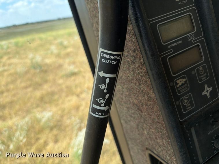 image for item EW8893 1986 New Holland TR86 combine