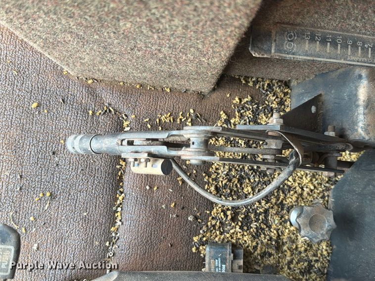 image for item EW8893 1986 New Holland TR86 combine