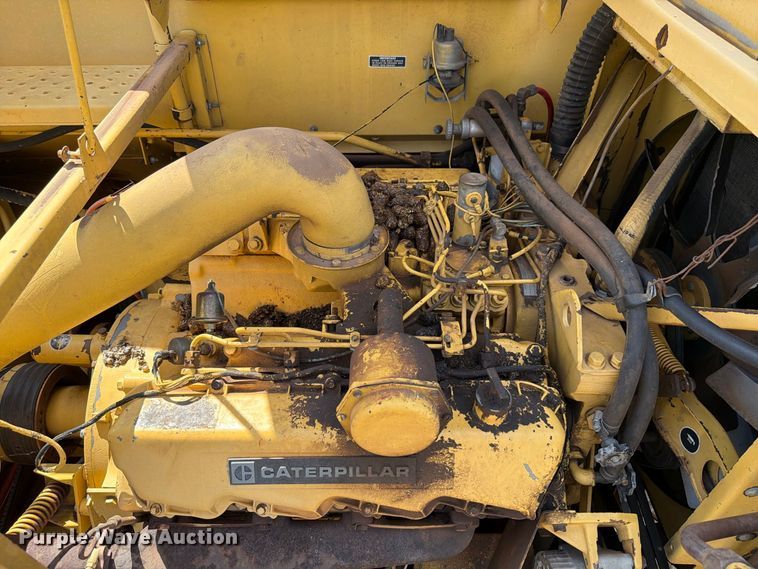 image for item EW8893 1986 New Holland TR86 combine