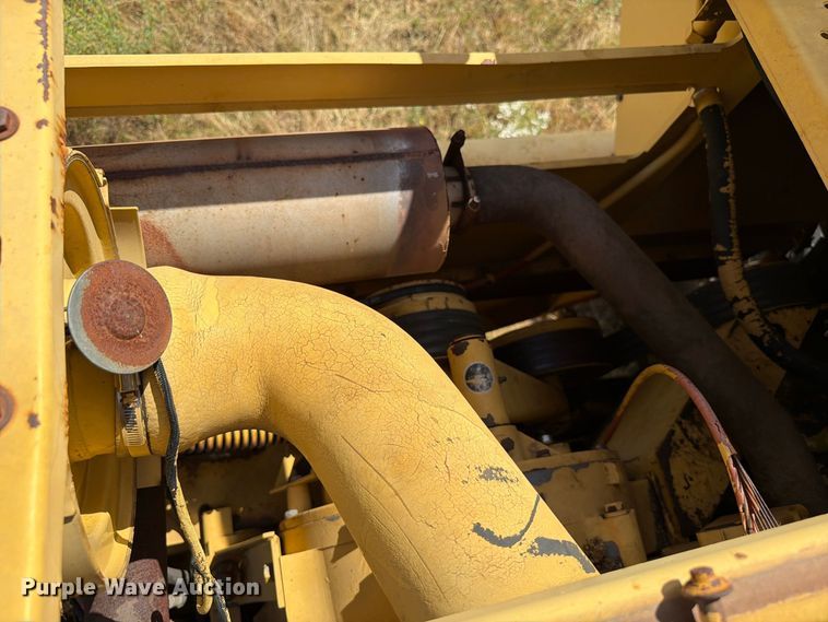 image for item EW8893 1986 New Holland TR86 combine