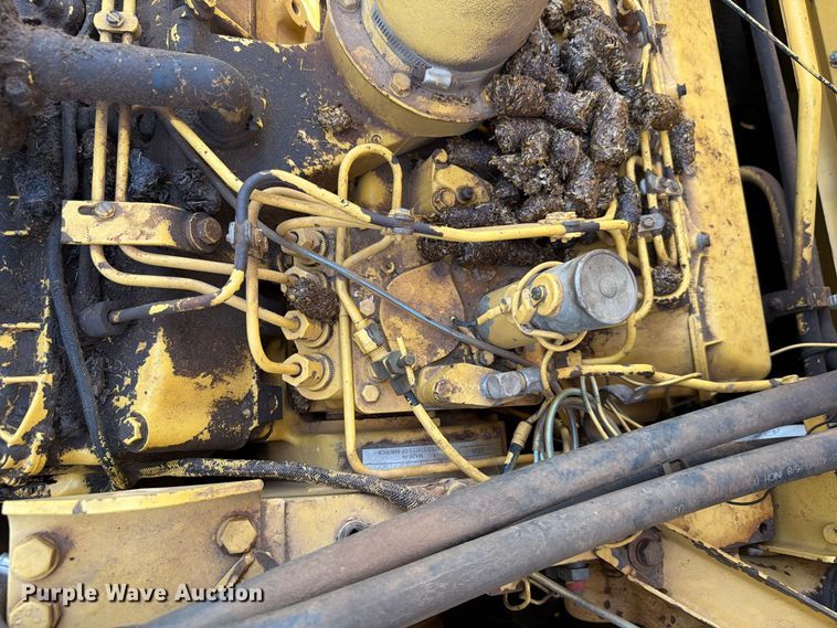 image for item EW8893 1986 New Holland TR86 combine