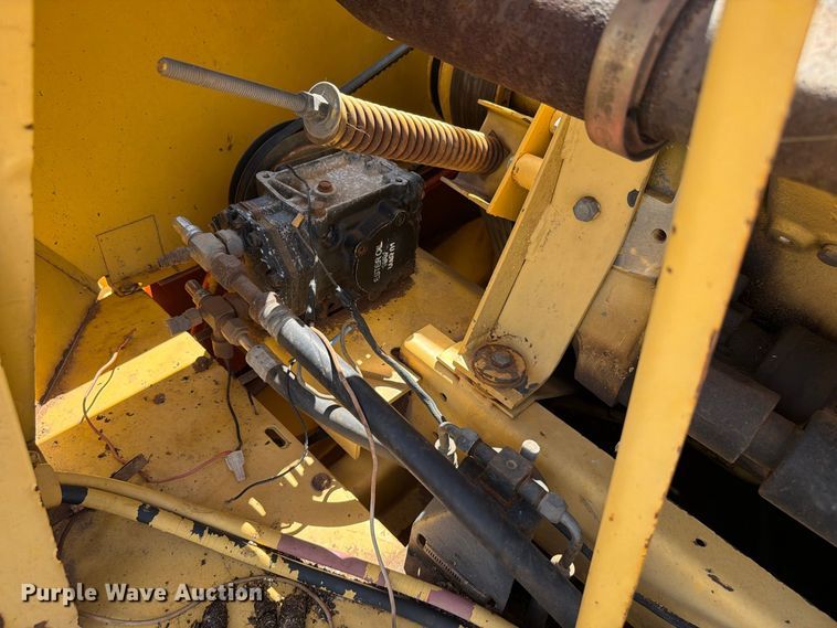 image for item EW8893 1986 New Holland TR86 combine