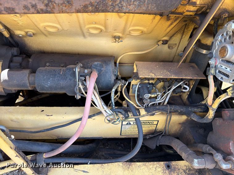 image for item EW8893 1986 New Holland TR86 combine