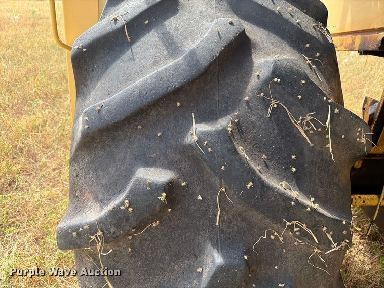 image for item EW8893 1986 New Holland TR86 combine