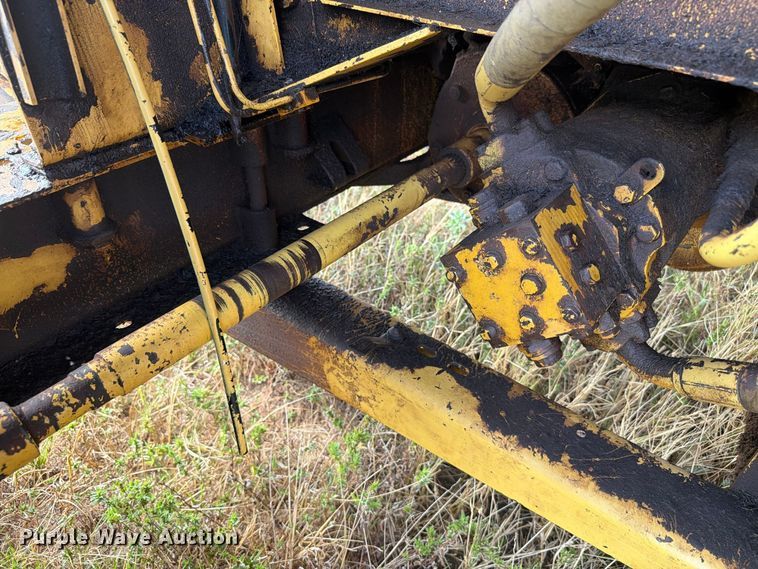 image for item EW8893 1986 New Holland TR86 combine