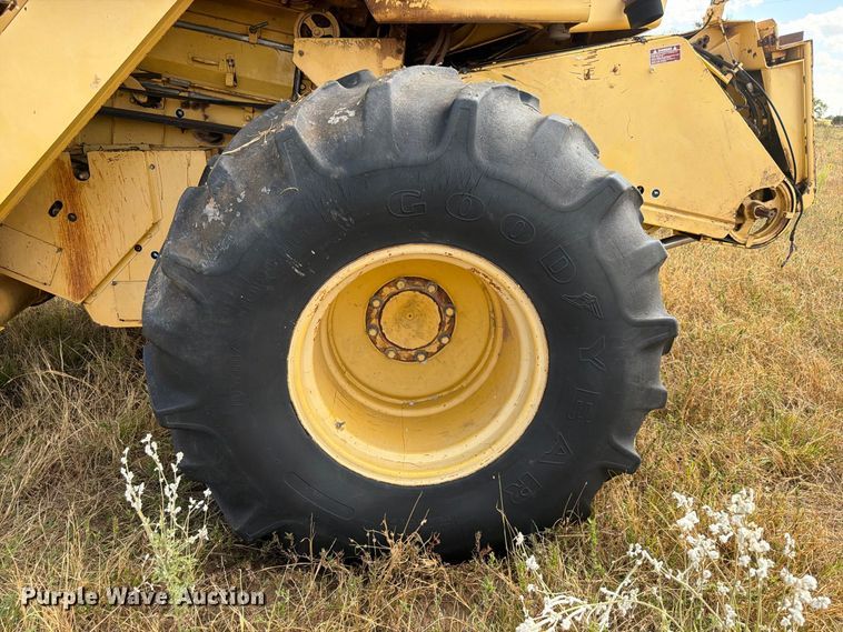 image for item EW8893 1986 New Holland TR86 combine