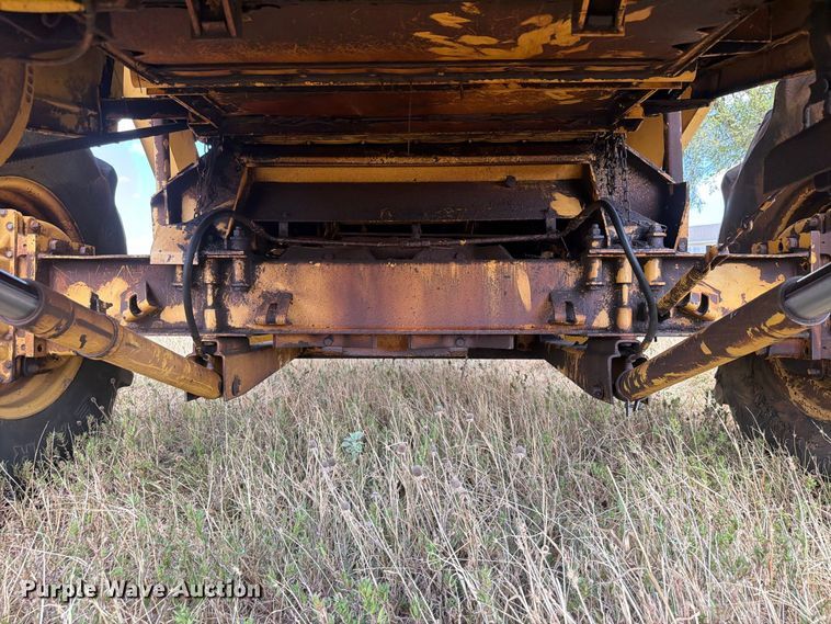 image for item EW8893 1986 New Holland TR86 combine