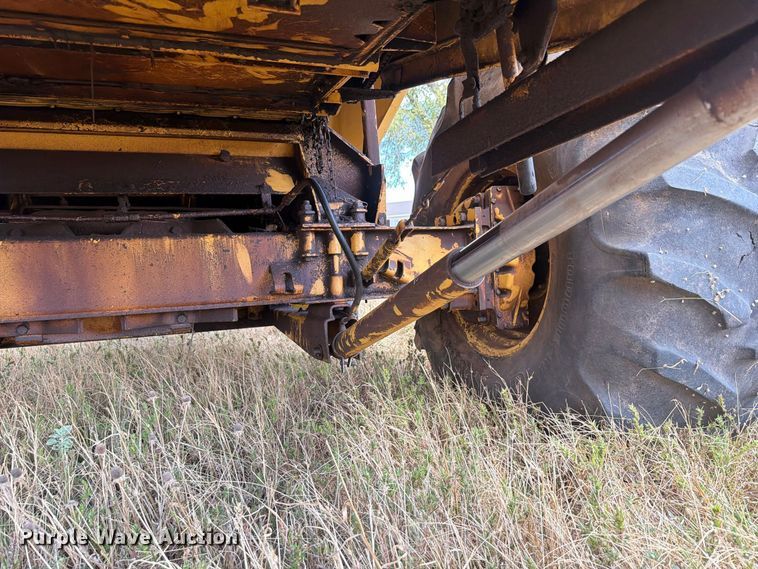 image for item EW8893 1986 New Holland TR86 combine