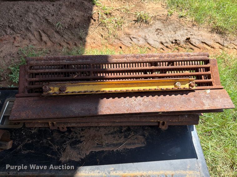 image for item EW8893 1986 New Holland TR86 combine