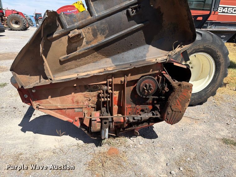 image for item EW8895 1999 Hesston 8450 swather / windrower