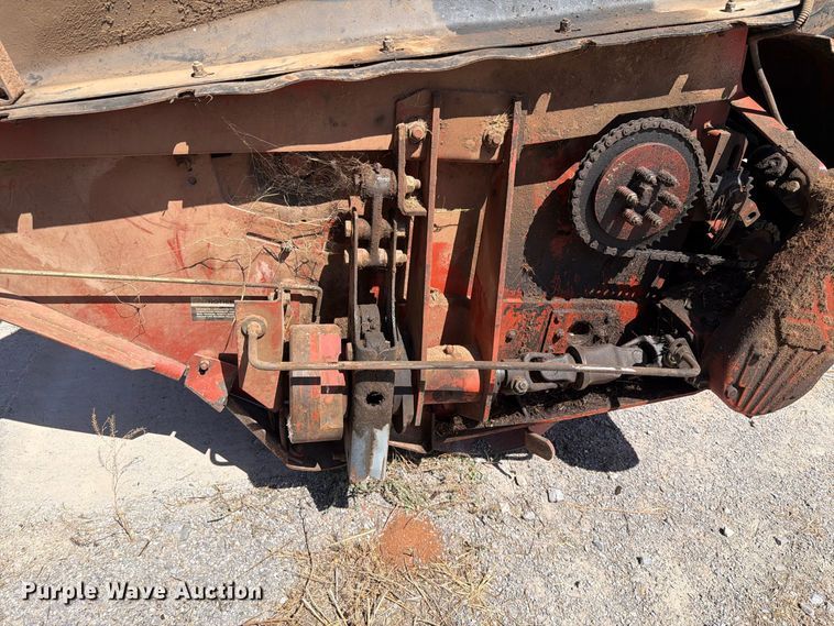image for item EW8895 1999 Hesston 8450 swather / windrower