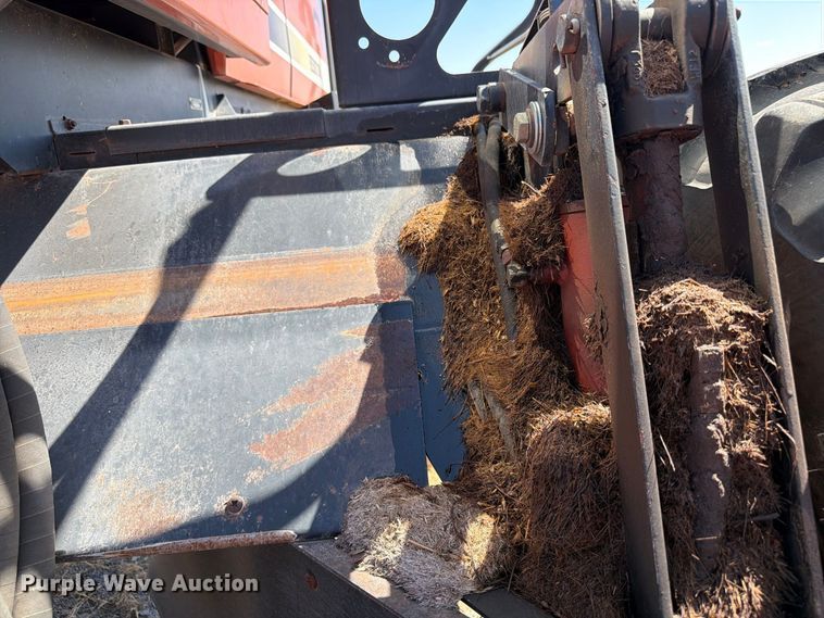 image for item EW8895 1999 Hesston 8450 swather / windrower