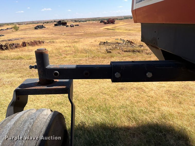 image for item EW8895 1999 Hesston 8450 swather / windrower