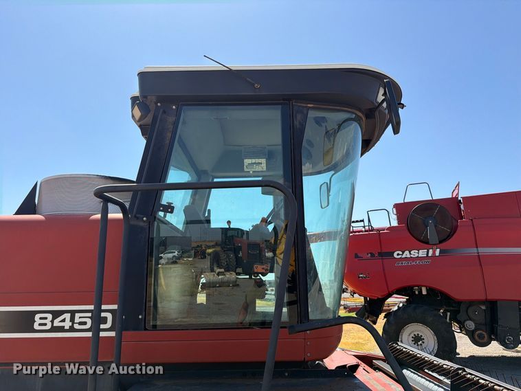 image for item EW8895 1999 Hesston 8450 swather / windrower