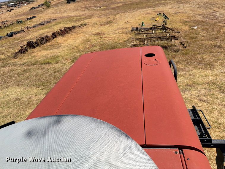 image for item EW8895 1999 Hesston 8450 swather / windrower