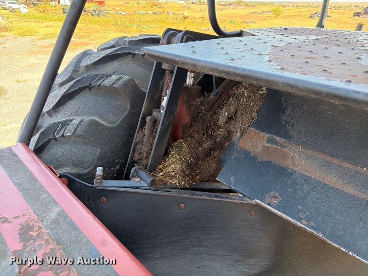 image for item EW8895 1999 Hesston 8450 swather / windrower