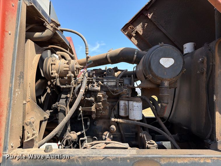 image for item EW8895 1999 Hesston 8450 swather / windrower