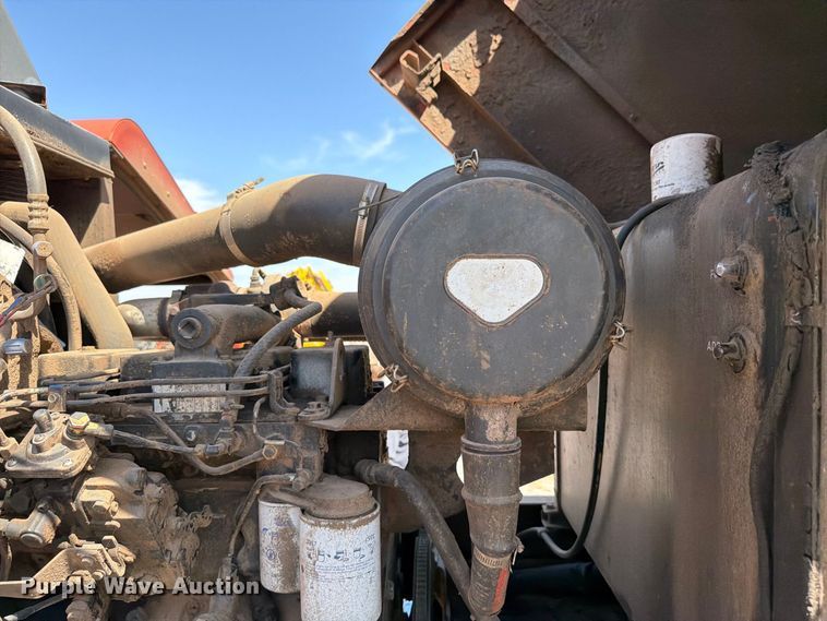 image for item EW8895 1999 Hesston 8450 swather / windrower