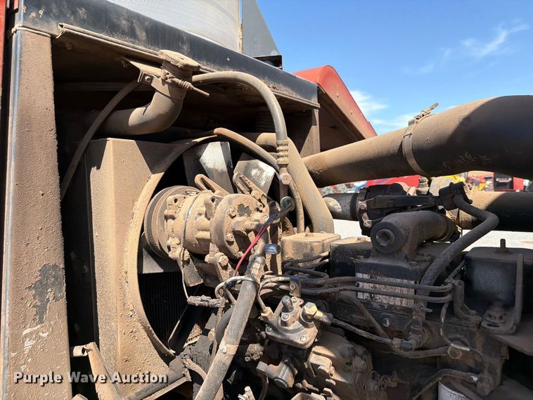 image for item EW8895 1999 Hesston 8450 swather / windrower