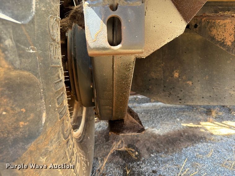 image for item EW8895 1999 Hesston 8450 swather / windrower