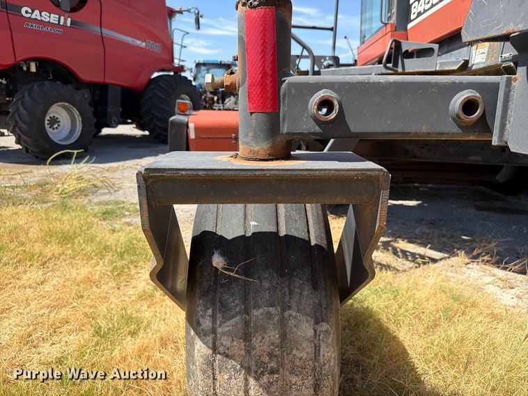 image for item EW8895 1999 Hesston 8450 swather / windrower