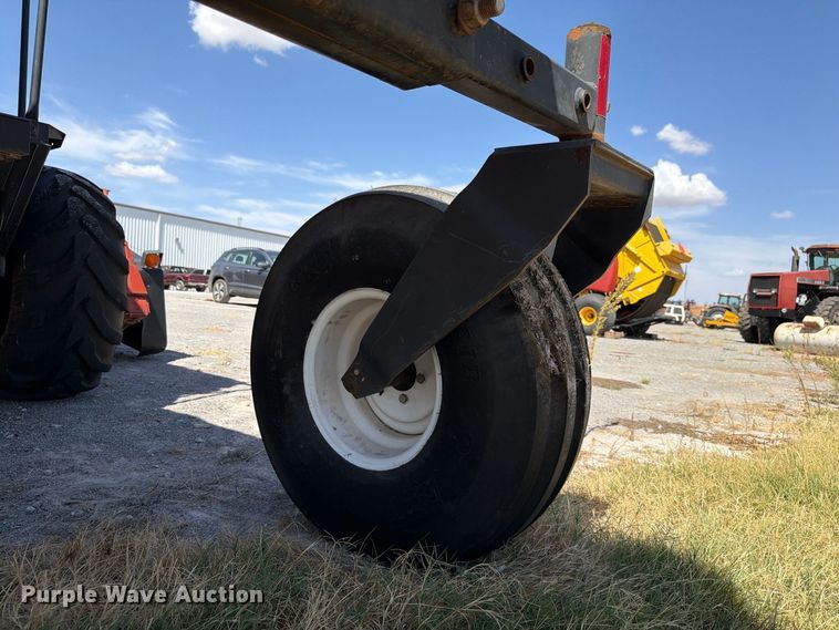 image for item EW8895 1999 Hesston 8450 swather / windrower