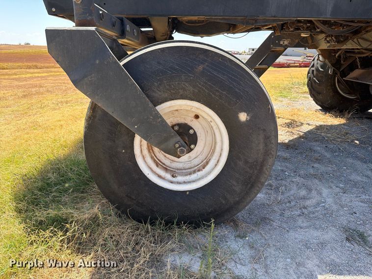 image for item EW8895 1999 Hesston 8450 swather / windrower