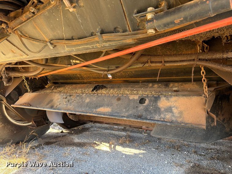 image for item EW8895 1999 Hesston 8450 swather / windrower