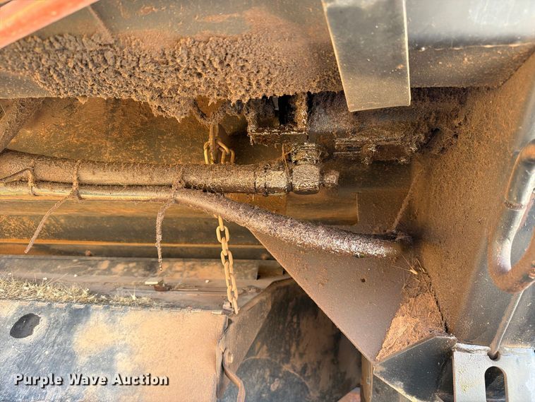 image for item EW8895 1999 Hesston 8450 swather / windrower