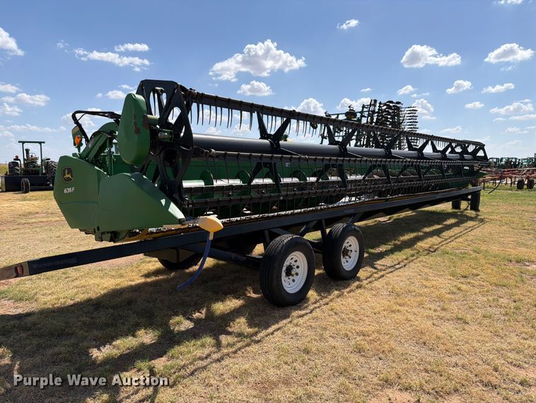 2011 John Deere 635F HydraFlex flex draper head