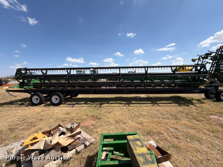 image for item EW8920 2011 John Deere 635F HydraFlex flex draper head
