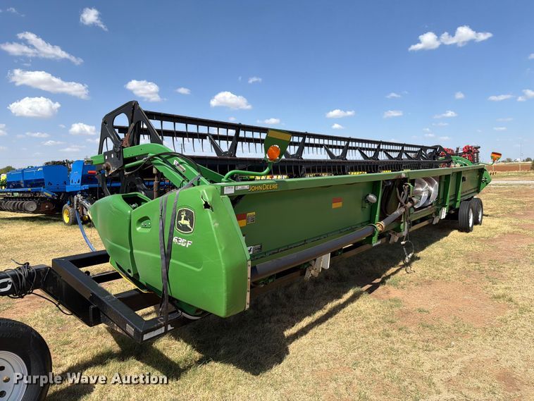 image for item EW8920 2011 John Deere 635F HydraFlex flex draper head