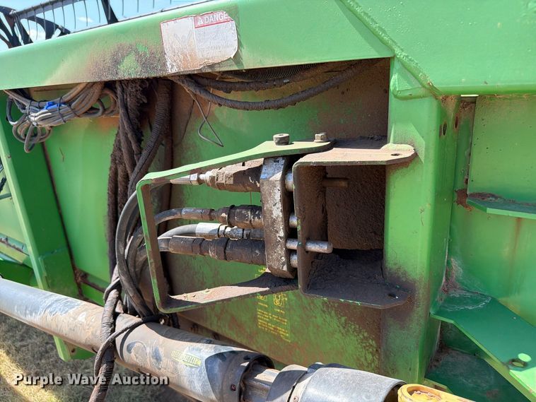 image for item EW8920 2011 John Deere 635F HydraFlex flex draper head