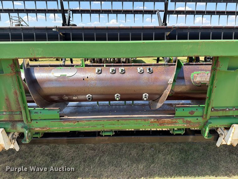 image for item EW8920 2011 John Deere 635F HydraFlex flex draper head