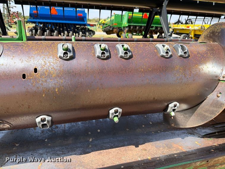 image for item EW8920 2011 John Deere 635F HydraFlex flex draper head