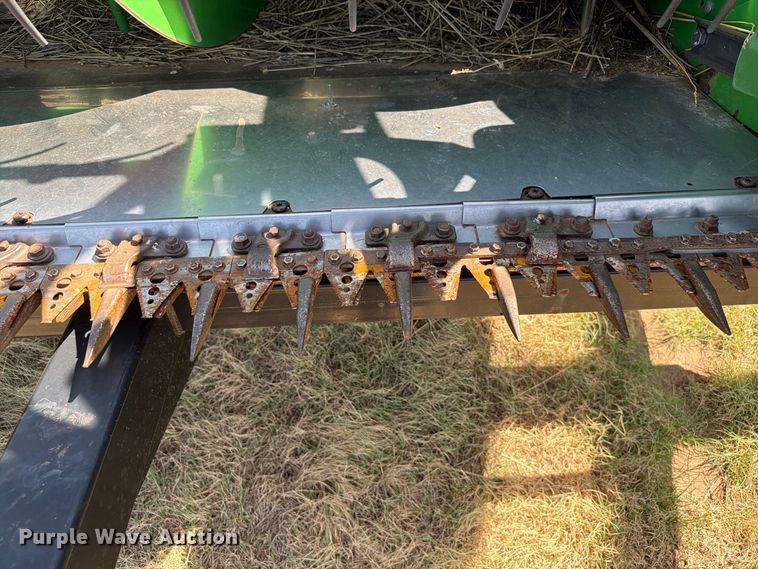 image for item EW8920 2011 John Deere 635F HydraFlex flex draper head